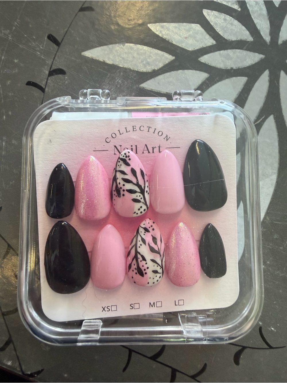 Nail Art Press-On Set - Pink & Black Floral